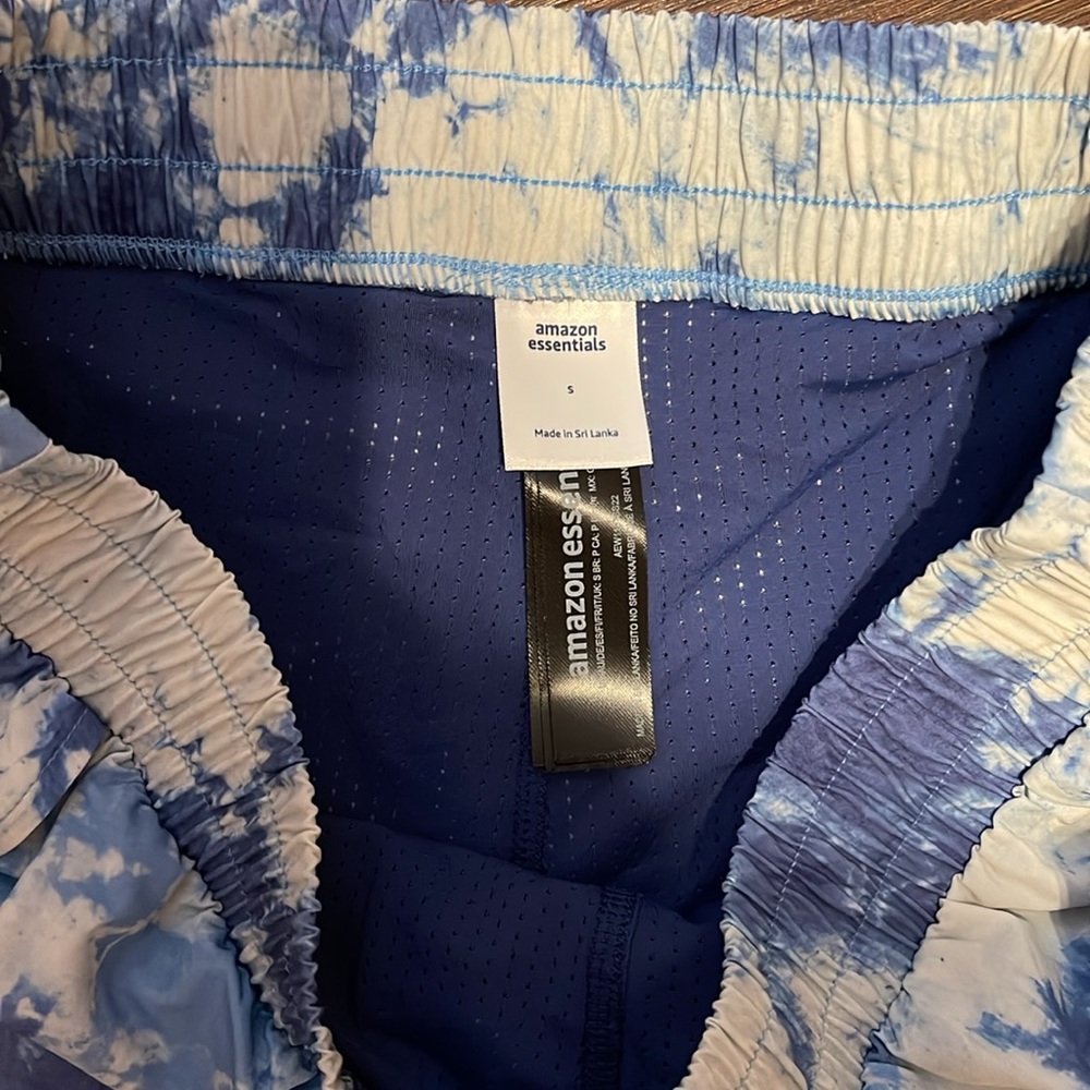 Amazon Essential Tie Dye Shorts - Picture 3 of 4
